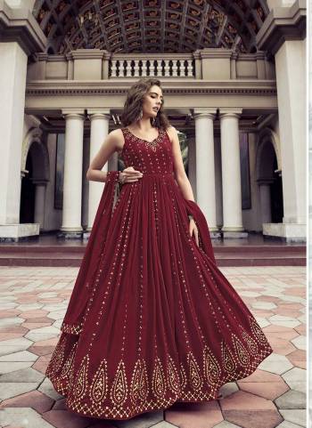 Grab These Beautiful Looking Designer Gown With Dupatta.These Gown is Georgette And Dupatta Is Fabricated On Georgette.Its Beautified With Thread And Sequance Embroidery Work.