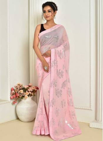 Attrective Look These Saree in Fine Colored.These Saree Are Georgette And Blouse is Art Silk Fabricated.Its Beautified With Designer Sequance Embroidery Work.