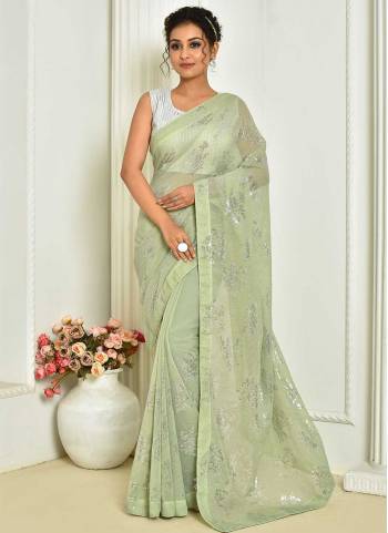 Attrective Look These Saree in Fine Colored.These Saree Are Georgette And Blouse is Art Silk Fabricated.Its Beautified With Designer Sequance Embroidery Work.