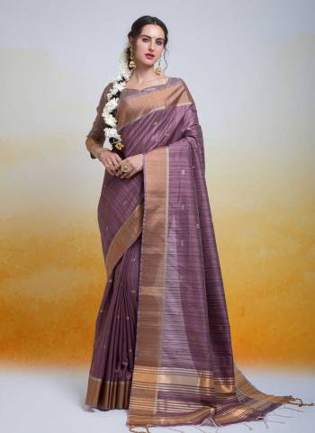 Garb These Festive Wear Saree in Fine Colored.These Saree And Blouse is Fabricated On Tussar Silk.Its Beautified With Weavon Butti Designer.