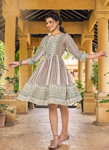 Attrective Looking These Beautiful Looking Readymade Kurti.These Kurti is Fabricated On Rayon.Its Beautified With Designer Printed.