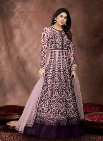 Attrective These Anarkali Suit in Fine Colored Pair With Bottom And Dupatta.These Top And Dupatta Are Fabricated On Net Pair With Santoon Bottom.Its Beautified With Santoon Inner.Its Beautified With Heavy Designer Multy Thread Embroidery Work.