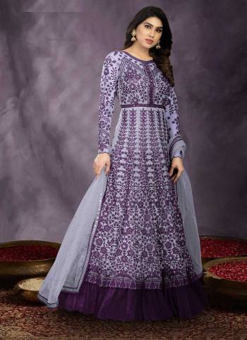 Attrective These Anarkali Suit in Fine Colored Pair With Bottom And Dupatta.These Top And Dupatta Are Fabricated On Net Pair With Santoon Bottom.Its Beautified With Santoon Inner.Its Beautified With Heavy Designer Multy Thread Embroidery Work.