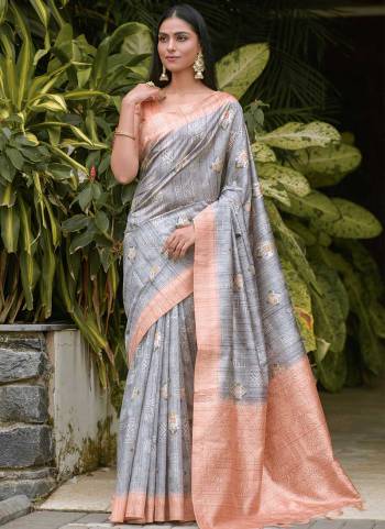 Garb These Festive Wear Saree in Fine Colored.These Saree And Blouse is Fabricated On Banarasi Silk.Its Beautified With Weavon Jari Designer With Printed.