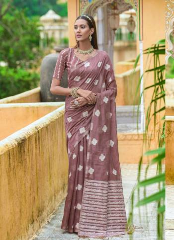 Attrective These Party Wear Saree in Fine Dusty Colored.These Saree And Blouse is Fabricated On Lukhnawi Cotton.Its Beautified With Lukhnawi Weavon Designer.