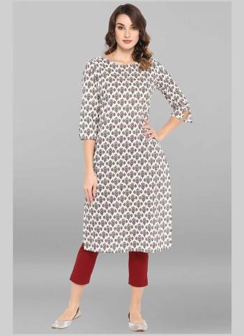 Grab These Beautiful Looking Readymade Long Kurti.These Kurti is Fabricated On Cotton.Its Beautified With Designer Printed.