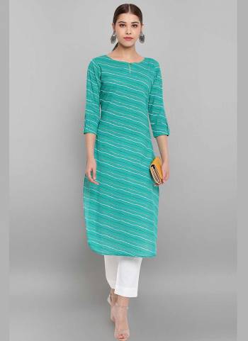 Grab These Beautiful Looking Readymade Long Kurti.These Kurti is Fabricated On Cotton.Its Beautified With Designer Printed.