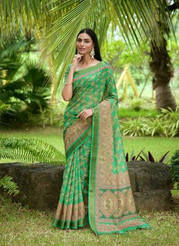 Attrective These Festive Wear Saree in Fine Colored.These Saree And Blouse is Fabricated On Tussar Silk.Its Beautified With Weavon Jari Border With Designer Printed.