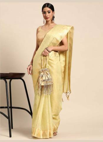 Grab These Festive Wear Saree in Fine Colored.These Saree is Fabricated On Poly Cotton Pair With Poly Cotton Blouse.Its Beautified With Wevon Pallu Border Designer.