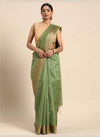 Grab These Festive Wear Saree in Fine Colored.These Saree is Fabricated On Poly Cotton Pair With Poly Cotton Blouse.Its Beautified With Wevon Pallu Border Designer.