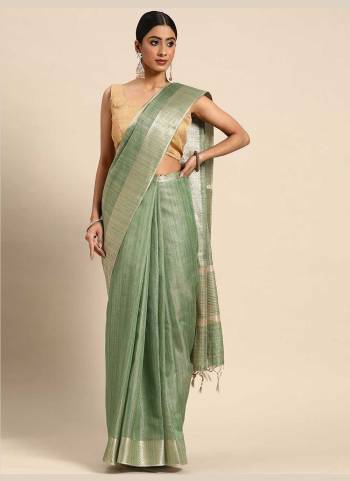 Grab These Festive Wear Saree in Fine Colored.These Saree is Fabricated On Poly Cotton Pair With Poly Cotton Blouse.Its Beautified With Wevon Pallu Border Designer.