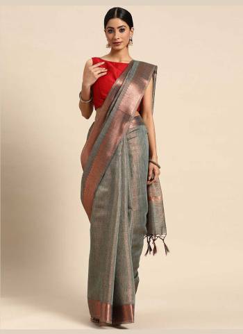 Grab These Festive Wear Saree in Fine Colored.These Saree is Fabricated On Poly Cotton Pair With Poly Cotton Blouse.Its Beautified With Wevon Pallu Border Designer.