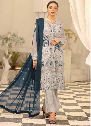 Attrective These Designer Pakistani Suit in Fine Colored Pair With Bottom And Dupatta.These Top Are Faux Georgette And Dupatta Are Fabricated On Nazneen Pair With Santoon Bottom.Its Beautified With Santoon Inner.Its Beautified With Heavy Designer Embroidery Work.