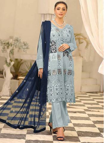 Attrective These Designer Pakistani Suit in Fine Colored Pair With Bottom And Dupatta.These Top Are Faux Georgette And Dupatta Are Fabricated On Nazneen Pair With Santoon Bottom.Its Beautified With Santoon Inner.Its Beautified With Heavy Designer Embroidery Work.