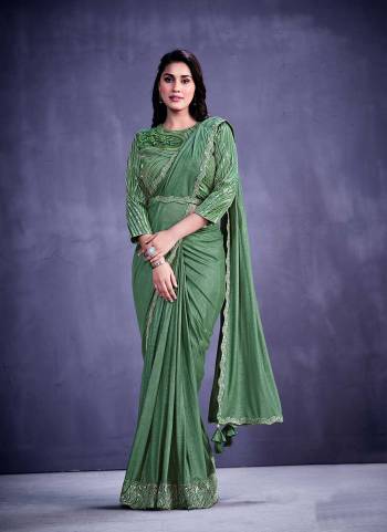 Look Attrective These Party Wear One Minute Saree in Fine Colored.These Saree Are Fancy Fabric And Blouse is Fabricated On Raw Silk.Its Beautified With Heavy Designer Fancy Work.