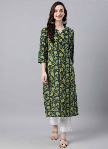 Looking These Beautiful Looking Readymade Long Kurti.These Kurti is Fabricated On Cotton.Its Beautified With Designer Printed.