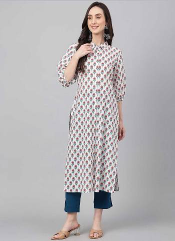 Looking These Beautiful Looking Readymade Long Kurti.These Kurti is Fabricated On Cotton.Its Beautified With Designer Printed.