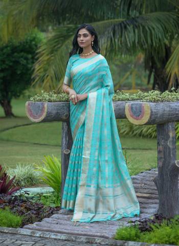 Attrective These Festive Wear Saree in Fine Colored.These Saree And Blouse is Fabricated On Organza.Its Beautified With Weavon Jari Checks Designer.