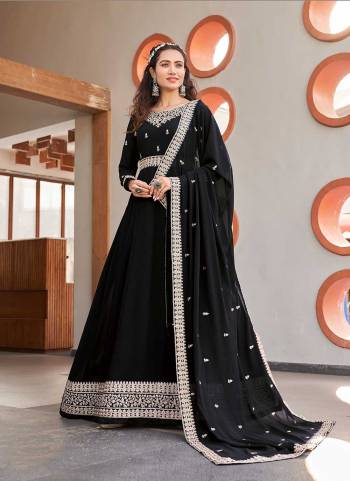 Grab These Anarkali Suit in Fine Colored Pair With Bottom And Dupatta.These Top And Dupatta Are Fabricated On Faux Georgette Pair With Santoon Bottom.Its Beautified With Heavy Designer Dori Embroidery,Stone Work.