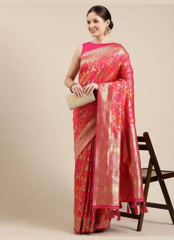 Grab These Party Wear Saree in Fine Colored.These Saree And Blouse is Fabricated On Satin Silk.Its Beautified With Weavon Jari Designer Work.