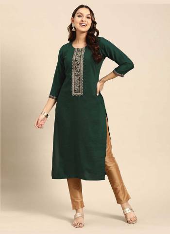 Attrective These Beautiful Looking Readymade Long Kurti.These Kurtis Fabricated On Chinon.Its Beautified With Designer Embroidery Work.