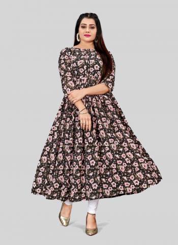 Attrective Looking These Beautiful Looking Readymade Long Kurti.These Kurti is Fabricated On Georgette.Its Beautified With Designer Printed.