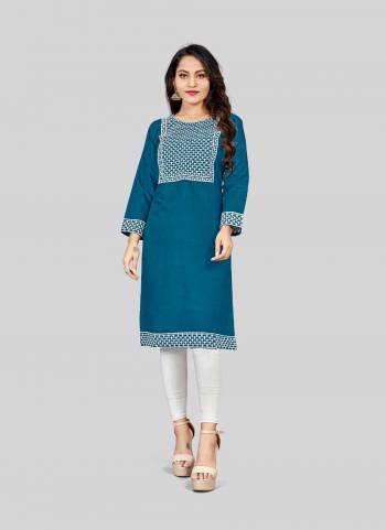 Attrective Looking These Beautiful Looking Readymade Long Kurti.These Kurti is Fabricated On Rayon.Its Beautified With Designer Embroidery Work.