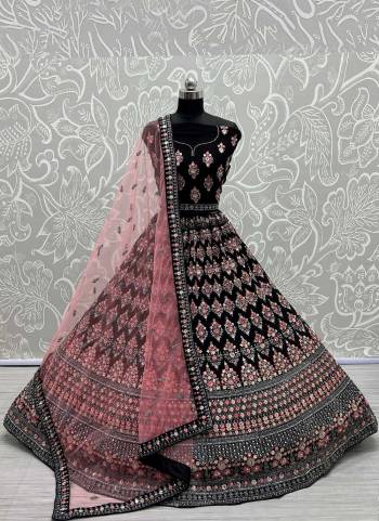 For A Designer Look,Grab These Lehenga Choli in Fine Colored.These Lehenga Choli Are Georgette And Dupatta Are Fabricated On Soft Net Pair.Its Beautified With Fancy Designer Multy,Dori Embroidery,Zarkan Work.