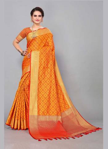 Attrective This Wedding Partywear Saree Paired With Blouse.This Saree And Blouse Are Banarasi Silk Based Fabric With Weaving Jacquard Rich Designer. Buy This Pretty Saree Now.