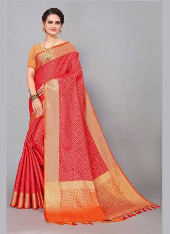 Attrective This Wedding Partywear Saree Paired With Blouse.This Saree And Blouse Are Banarasi Silk Based Fabric With Weaving Jacquard Rich Designer. Buy This Pretty Saree Now.