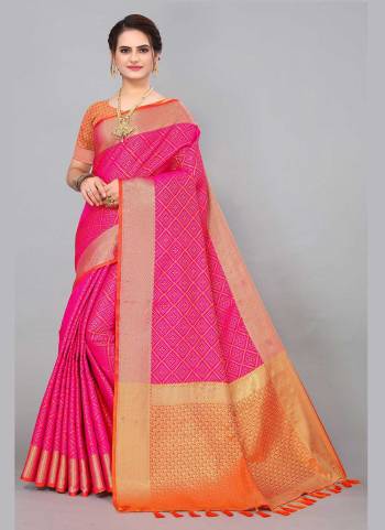 Attrective This Wedding Partywear Saree Paired With Blouse.This Saree And Blouse Are Banarasi Silk Based Fabric With Weaving Jacquard Rich Designer. Buy This Pretty Saree Now.