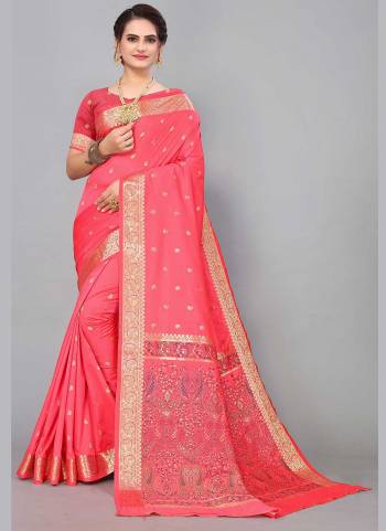 Garb This Wedding Partywear Saree Paired With Blouse.This Saree And Blouse Are Silk Based Fabric With Weaving Jacquard Rich Designer. Buy This Pretty Saree Now.