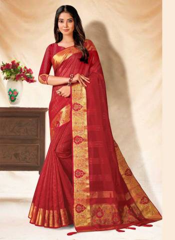 Garb This Party Wear Saree Are Fine Saree Paired With Blouse.This Saree And Blouse Are Neera Banarasi Silk Fabric With Wevon Pallu Border Designer,Thread Embroidery Work. Buy This Pretty Saree Now.