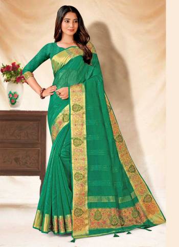 Garb This Party Wear Saree Are Fine Saree Paired With Blouse.This Saree And Blouse Are Neera Banarasi Silk Fabric With Wevon Pallu Border Designer,Thread Embroidery Work. Buy This Pretty Saree Now.