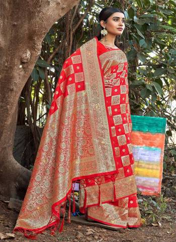 Looking These Festive Wear Saree in Fine Colored.These Saree And Blouse is Fabricated On Banarasi Silk.Its Beautified With Weavon Designer With Swarovski Stone Work.