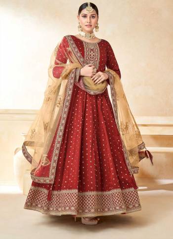 Grab These Anarkali Suit in Fine Colored Pair With Bottom And Dupatta.These Top Are Tafetta Silk And Dupatta Are Fabricated On Net Pair With Santoon Bottom.Its Beautified With Santoon Inner.Its Beautified With Wevon Butti Designer With Embroidery Work.