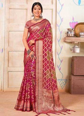 Attrective These Party Wear Saree in Fine Colored.These Saree And Blouse is Fabricated On Organza.Its Beautified With Weavon Designer With Swarovski Work.