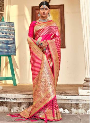 Garb These Party Wear Saree in Fine Colored.These Saree And Blouse is Fabricated On Banarasi Silk.Its Beautified With Weavon Designer With Swarovski Work.