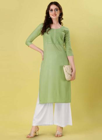 Grab These Beautiful Looking Readymade Kurti.These Kurti is Fabricated On Rayon.Its Beautified With Designer Sequance Embroidery Work.