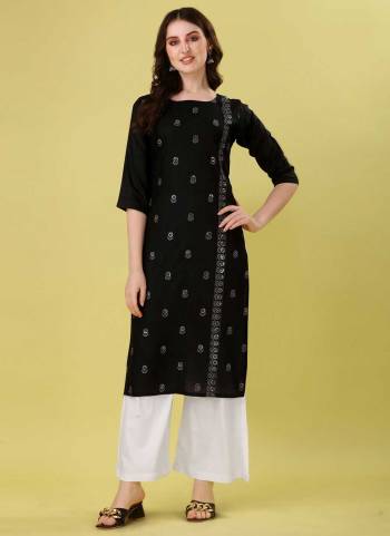 Grab These Beautiful Looking Readymade Kurti.These Kurti is Fabricated On Rayon.Its Beautified With Designer Sequance Embroidery Work.