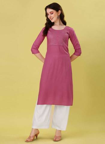 Grab These Beautiful Looking Readymade Kurti.These Kurti is Fabricated On Rayon.Its Beautified With Designer Sequance Embroidery Work.