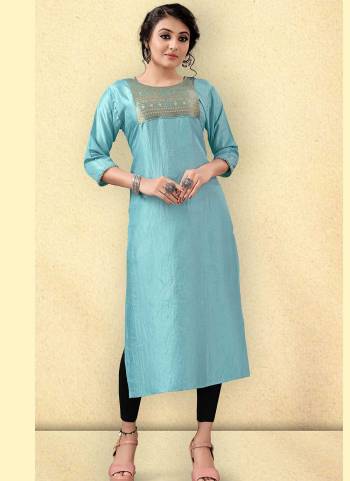 Grab These Beautiful Looking Readymade Kurti.These Kurti is Fabricated On Dola Silk.Its Beautified With Wevon Designer Patch.