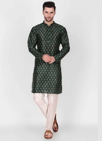 For A Festive Wear,Grab These Readymade Kurta With Chudidar Payjama Pair in Fine Colored.These Kurta And Chudidar Are Art Silk Fabricated on Pair.Its Beautified With Designer Printed .