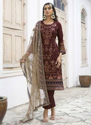 Attrective Looking These Special Suit in Fine Colored Pair With Bottom And Dupatta.These Top Are Faux Georgette Bottom Are Santoon And Dupatta Are Fabricated On Net Pair With Santoon Inner.Its Beautified With Heavy Designer Embroidery Work.