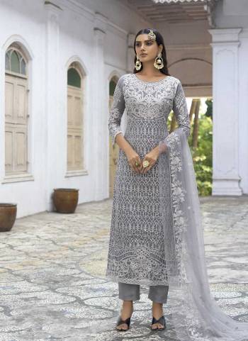 Attrective Looking These Special Suit in Fine Colored Pair With Bottom And Dupatta.These Top Are Faux Georgette Bottom Are Santoon And Dupatta Are Fabricated On Net Pair With Santoon Inner.Its Beautified With Heavy Designer Embroidery Work.