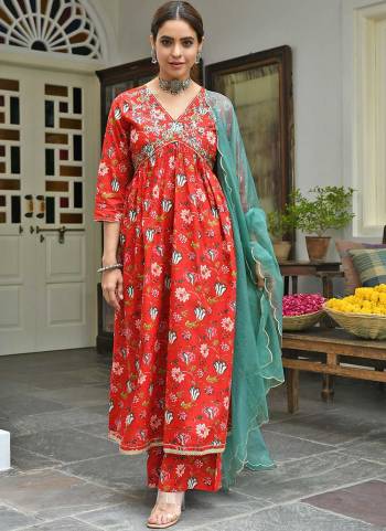 Looking These Beautiful Looking Readymade Plazzo Suits.These Top And Bottom Are Cotton Fabricated With Organza Dupatta.Its Beautified With Designer Floral Printed.