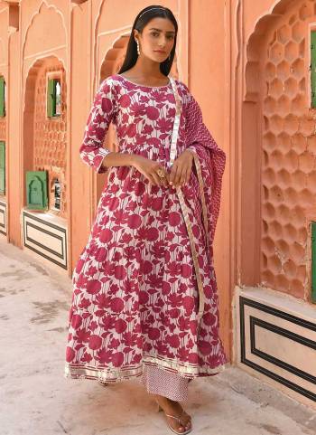 Looking These Beautiful Looking Readymade Plazzo Suits.These Top And Bottom Are Cotton Fabricated With Cotton Dupatta.Its Beautified With Designer Floral Printed.