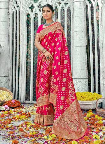 Attrective These Party Wear Saree in Fine Colored.These Saree And Blouse is Fabricated On Banarasi Silk.Its Beautified With Weavon Designer,swarovski stone Work.