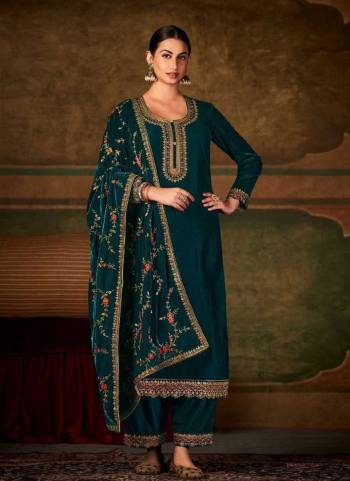 Attrective These Plazzo Suit in Fine Colored Pair With Bottom And Dupatta.These Top And Bottom Are Velvet And Pair With Velvet Dupatta.Its Beautified With Heavy Designer Multy Thread Embroidery Work.