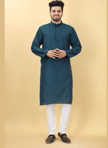 For A Festive Wear,Grab These Readymade Long Kurta Pair in Fine Colored.These Kurta Are Poly Viscose Fabricated on Pair.Its Beautified With Designer Wevon Lining .